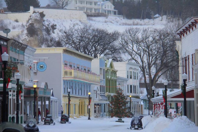 Mackinac Island S Christmas Tree Lighting Returns With Carol Singing Festivities Mlive Com