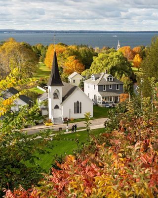 Most people associate stunning fall colors in the US with New England, but completely overlook another incredible option: the Midwest!

And within the Midwest, I honestly think Michigan has some of the best fall colors in the country. (There, I said it!)

This photo, for example, isn’t from New England, but rather is from Mackinac Island, a popular summer resort island in Michigan. While Mackinac isn’t known for its fall color (its delicious fudge and ban on cars are way more famous), there are nevertheless lots of colors to enjoy this time of year.

So I guess my point is... don’t write off the Midwest when it comes to fall color! (Also, expect lots more fall color photos in the coming weeks 😬.)

Would you have ever guessed this photo was taken in Michigan? Also, what else would you like to know about Mackinac Island? I’ll share more info about this quirky spot in my next post.