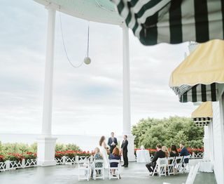 A few frames from Lauren and Sean’s intimate grand Hotel wedding! 🐴 

grandhotelmichigan grandhotelweddings 
#grandhotelmichigan #grandhotelweddings #michiganphotographer #michiganweddingphotographer #michiganwedding