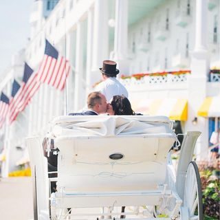 Celebrating the official season of romance this #weddingwednesday!! #Repost grandhotelweddings
・・・
Just married!! 🤵🏻❤️👰🏻#grandhotelmichigan #grandhotelweddings #mackinacisland #marriedonmackinac #theknot #weddingvenue #horseand carriage #justmarried