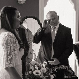 I loved her first 🖤 
•
•
•
•
•
#grandhotel #grandhotelcarletonplace #grandhotelweddings #grandhotelwedding #weekdaywedding #intimatewedding #ottawaweddingphotographer #ottawa #ottawawedding #ottawaweddings #ottawavalley #ottawavalleyweddings #documentaryweddingphotography