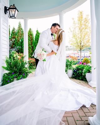 I think this was my favorite backdrop this season! 🍃 Finishing up this gorgeous gallery from Madeleine & Patrick’s September wedding! 🥰