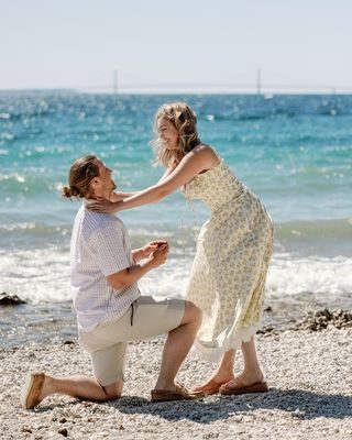 Mackinac Island was the perfect backdrop for Kellen’s proposal to Emilly! It was the most beautiful 74 degree day, sunny, and oh so breezy and relaxing. He proposed on the beach, celebrated with some champagne, and we continued to take photos downtown. We ended the evening at the gorgeous innatstonecliffe (the most beautiful resort EVER!) Thank you Bethany for being so welcoming and helpful! 

Proposing soon!? DM us ASAP!!!